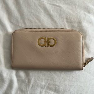Used stylish wallet!